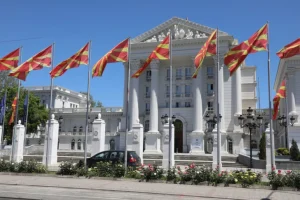 Rikonstruimi/ Ndryshime në Arsim, Shëndetësi e MPJ, Mucunski në Eurointegrime, Miloshoski në MPJ, nuk preken Nikoloski, Toshkovski e Hoxha